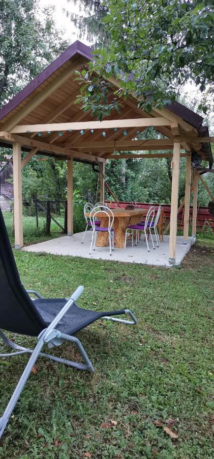 Apartman Nina Licko Petrovo Selo Exteriér fotografie