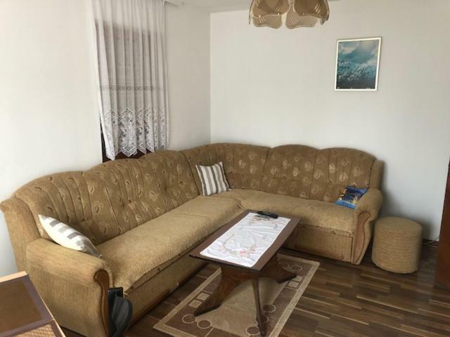 Apartman Nina Licko Petrovo Selo Exteriér fotografie