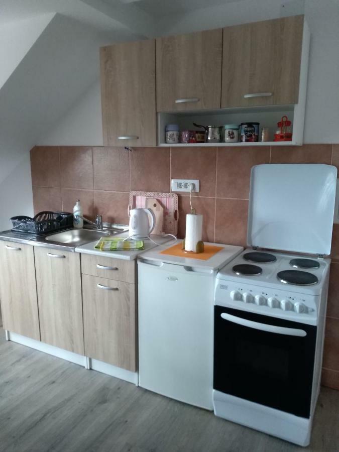 Apartman Nina Licko Petrovo Selo Exteriér fotografie