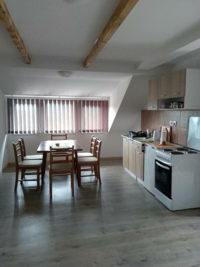 Apartman Nina Licko Petrovo Selo Exteriér fotografie