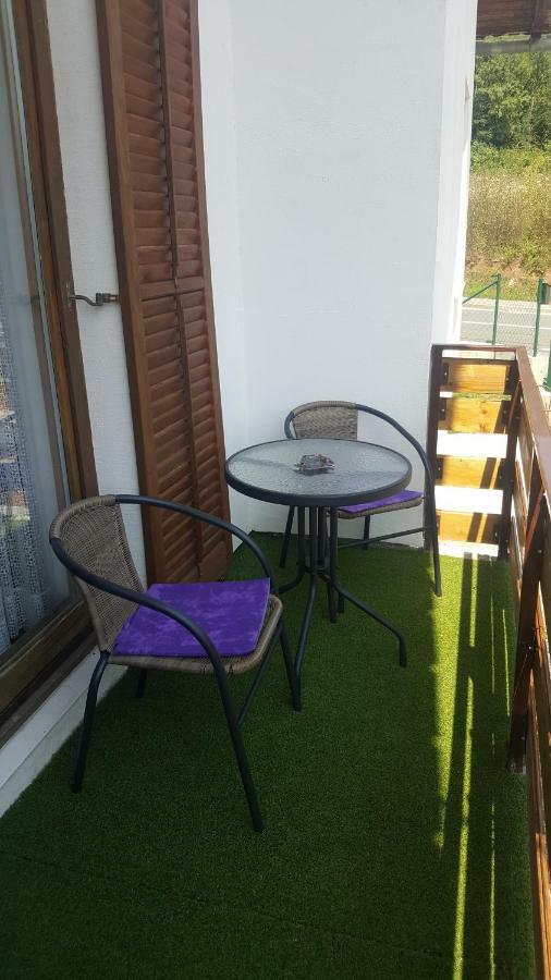 Apartman Nina Licko Petrovo Selo Exteriér fotografie