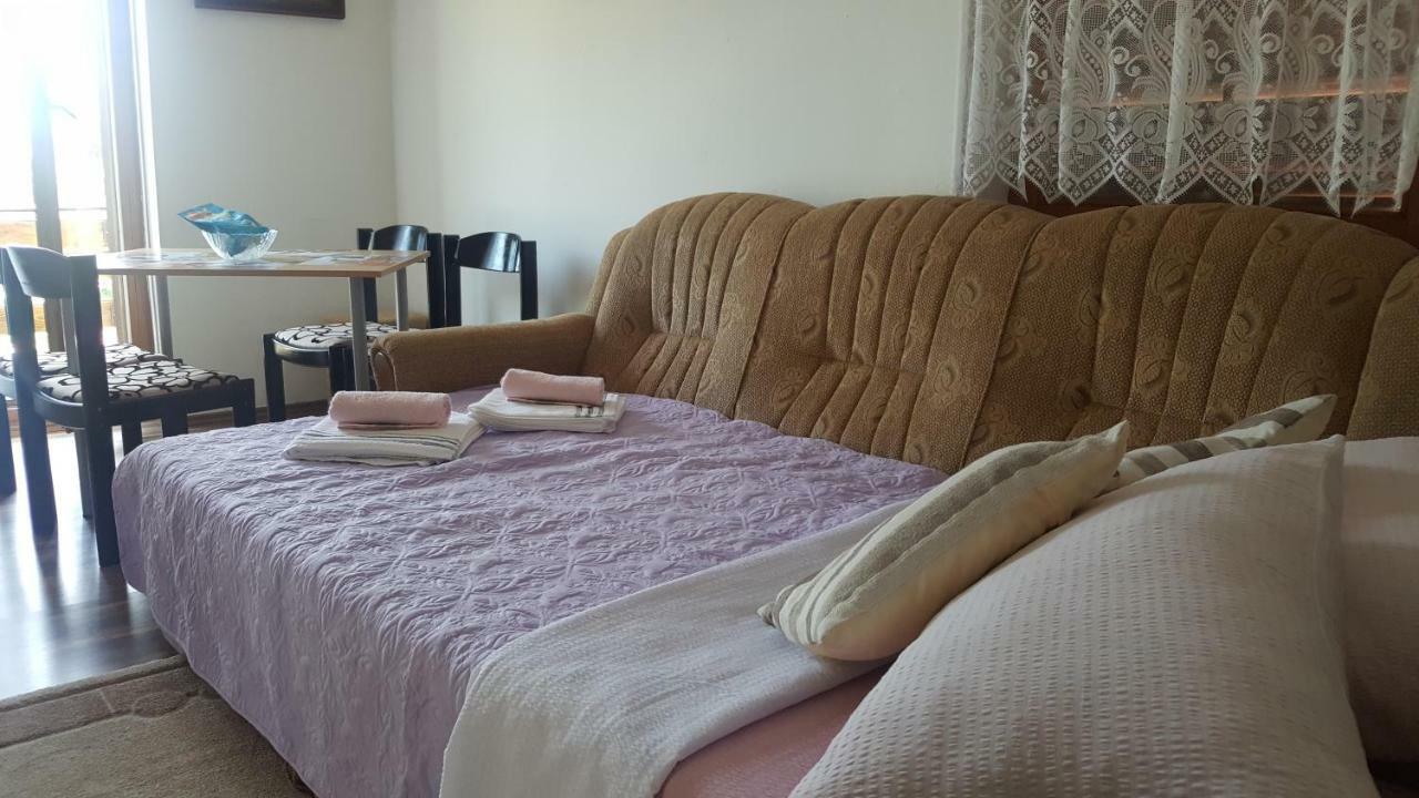 Apartman Nina Licko Petrovo Selo Exteriér fotografie